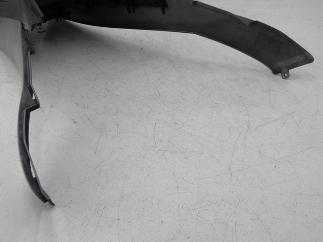 photo de TANK VERKLEIDUNG PIAGGIO MP3 RL 125 (2008 - 2009) - Charakteristische Merkmale