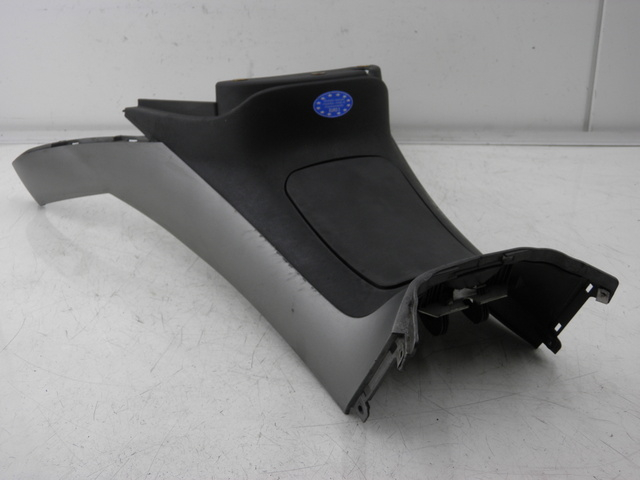 photo de TANK VERKLEIDUNG PIAGGIO MP3 RL 125 (2008 - 2009) - Details der Befestigungspunkte