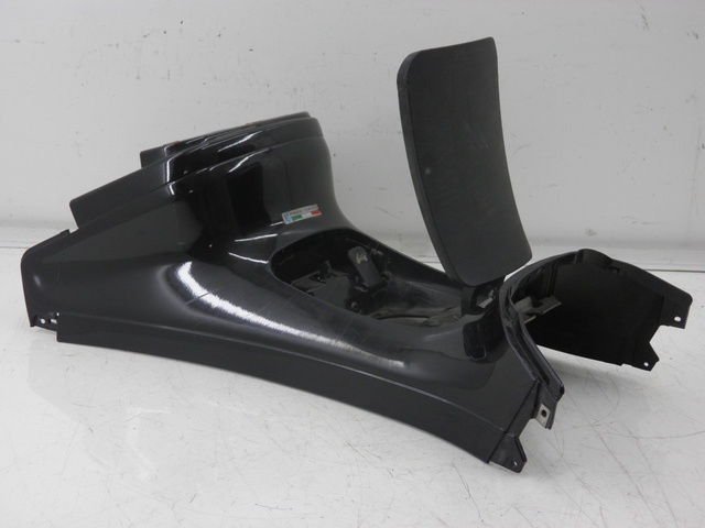 photo de TANK VERKLEIDUNG PIAGGIO XEVO - X EVO 125 (2010 - 2015) - Hauptansicht