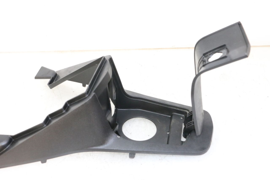 photo de TANK VERKLEIDUNG PEUGEOT SATELIS 125 (2013 - 2018) - Zoom auf Gebrauchszustand