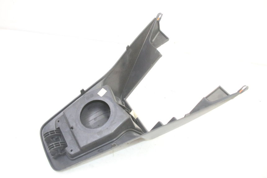 photo de TANK VERKLEIDUNG PEUGEOT SATELIS 250 (2006 - 2012) - Details der Befestigungspunkte