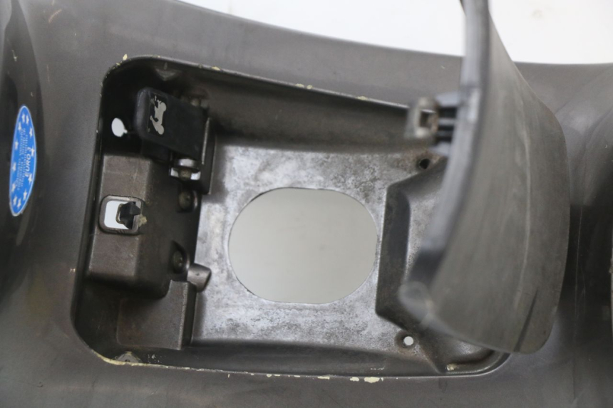 photo de TANKVERKLEIDUNG PIAGGIO XEVO - X EVO 125 (2007 - 2017) - Details der Befestigungspunkte