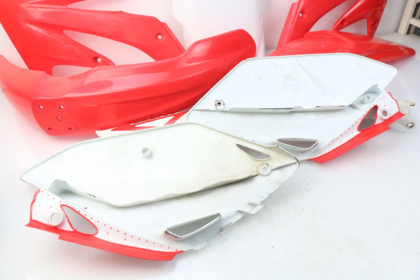 photo de KOMPLETTE VERKLEIDUNG HONDA CRF CR-F 450 (2005 - 2008) - Technische Nahaufnahme