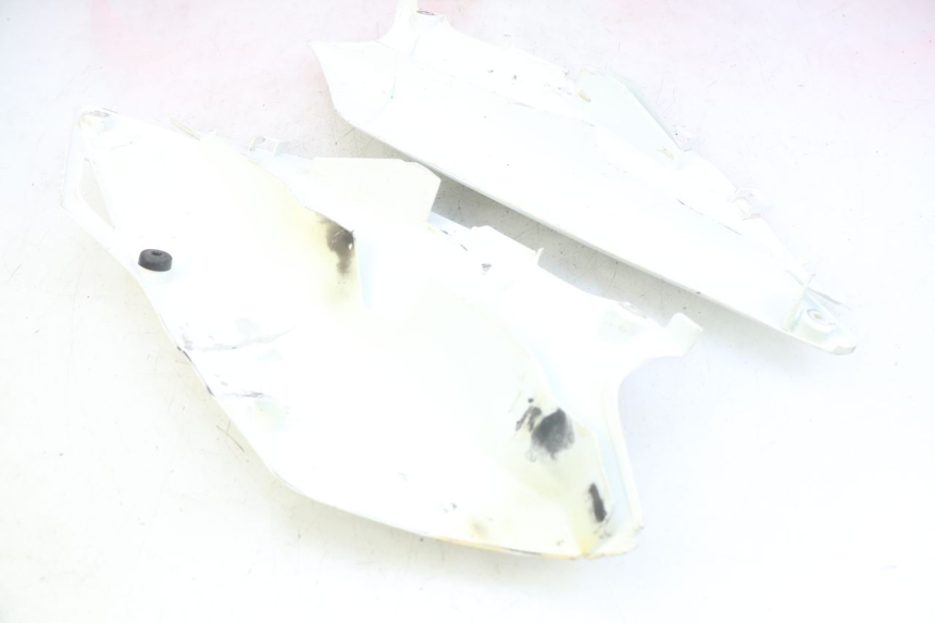 photo de VOLLSTÄNDIGES VERKLEIDUNGSVERKLEIDUNGSSYSTEM HONDA CRF CR-F 450 (2009 - 2012) - Hochauflösende Nahaufnahme