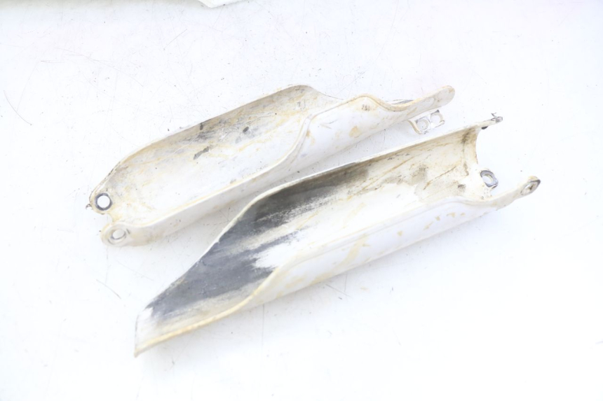 photo de VOLLSTÄNDIGES VERKLEIDUNGSVERKLEIDUNGSSYSTEM HONDA CRF CR-F 450 (2009 - 2012) - Fokus auf die Struktur