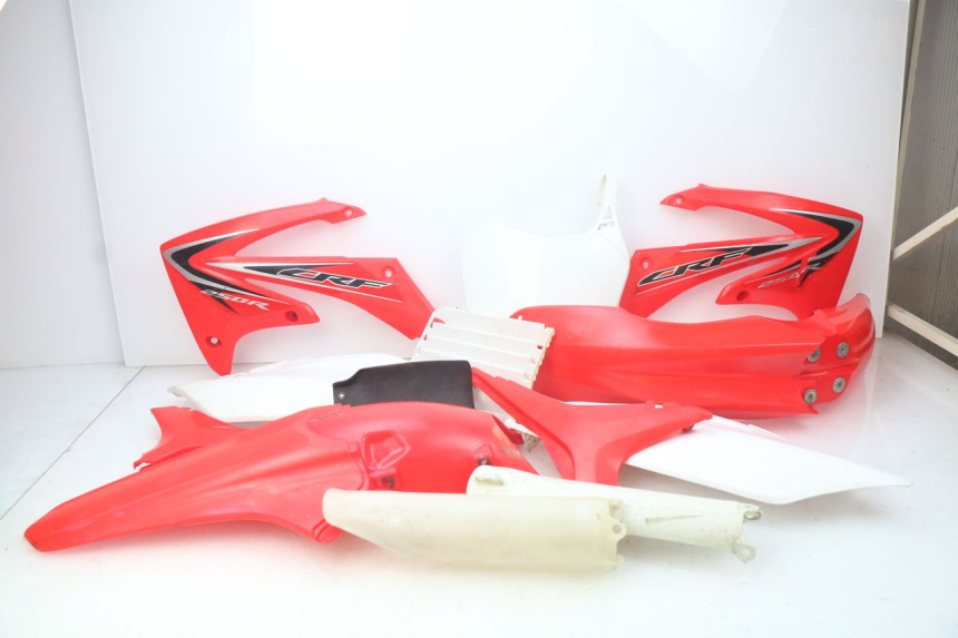 photo de VOLLVERKLEIDUNG KAROSSERIE HONDA CRF 250 (2013 - 2016) - Hauptansicht