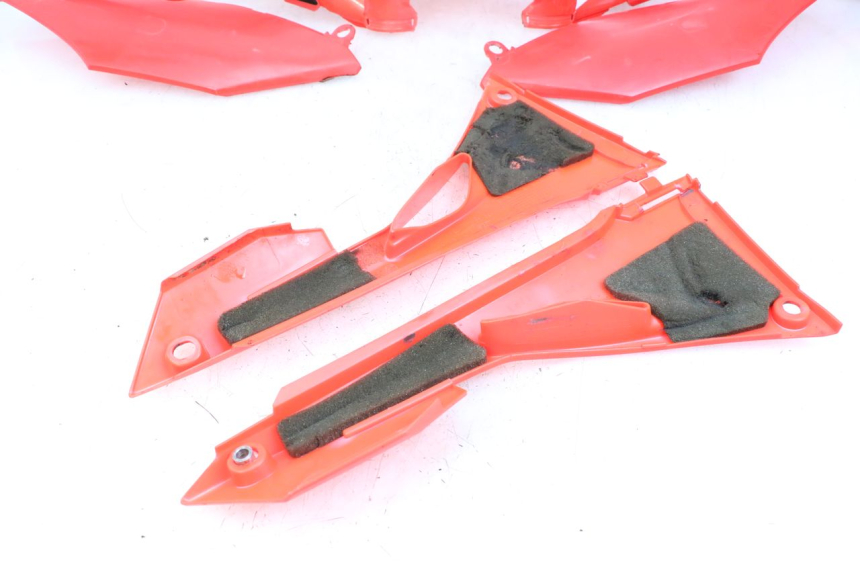 photo de KOMPLETTE VERKLEIDUNG HONDA CRF R 250 (2020 - 2021) - Alternativer Blickwinkel