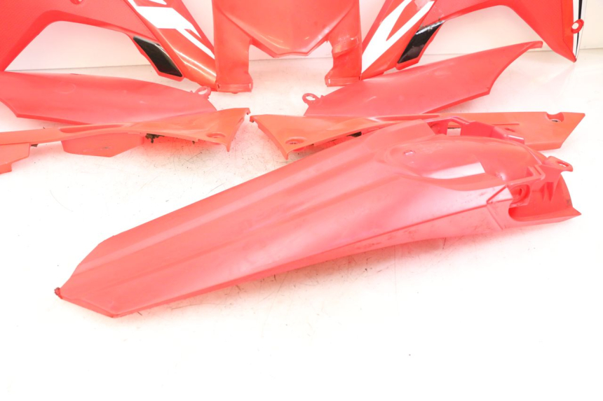 photo de KOMPLETTE VERKLEIDUNG HONDA CRF R 250 (2020 - 2021) - Technische Nahaufnahme