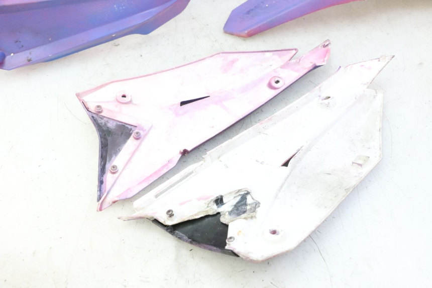 photo de VOLLSTÄNDIGE KAROSSERIEVERKLEIDUNG BSE DIRTBIKE PH10L 125 - Kennzeichnungen und Originalreferenzen