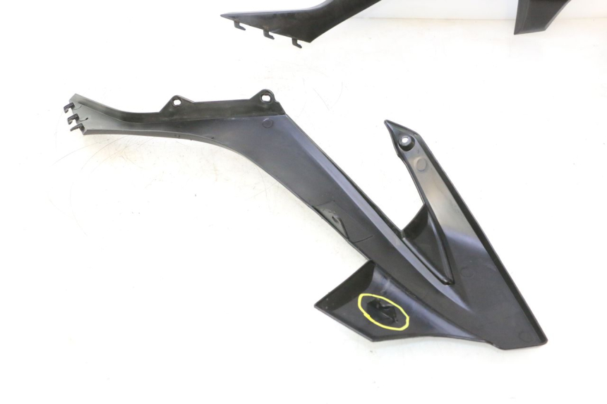 photo de KOMPLETTE VERKLEIDUNG MINI MX DRIFT 150 - Oberflächenzustand und Material