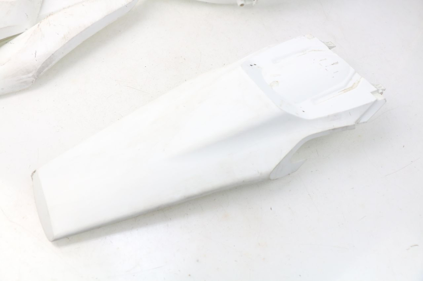 photo de KOMPLETTE VERKLEIDUNG HUSQVARNA FC 350 (2019 - 2022) - Details der Befestigungspunkte