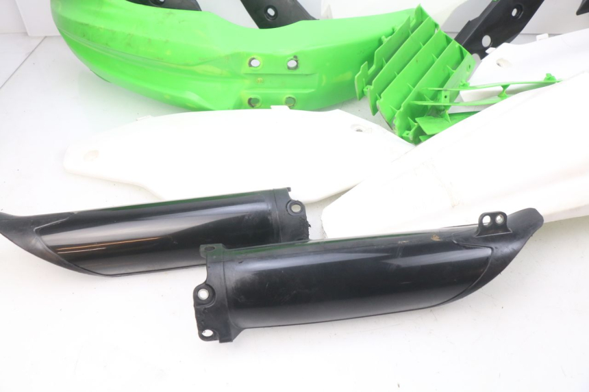 photo de VOLLVERKLEIDUNG KAROSSERIE KAWASAKI KX F KXF 450 (2012 - 2015) - Technische Nahaufnahme