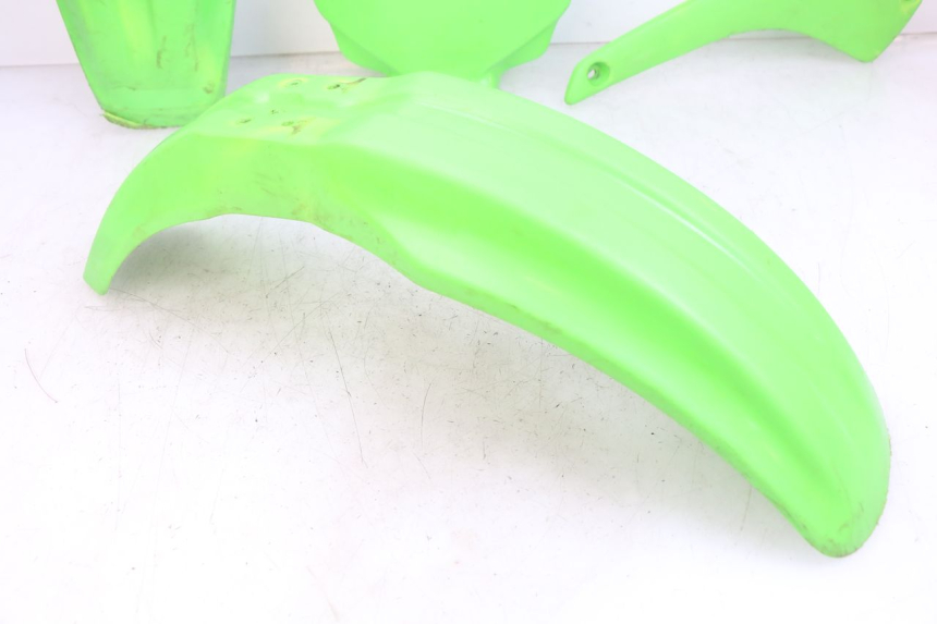photo de VOLLVERKLEIDUNG KAROSSERIE KAWASAKI KX 85 (2001 - 2013) - Fokus auf die Struktur