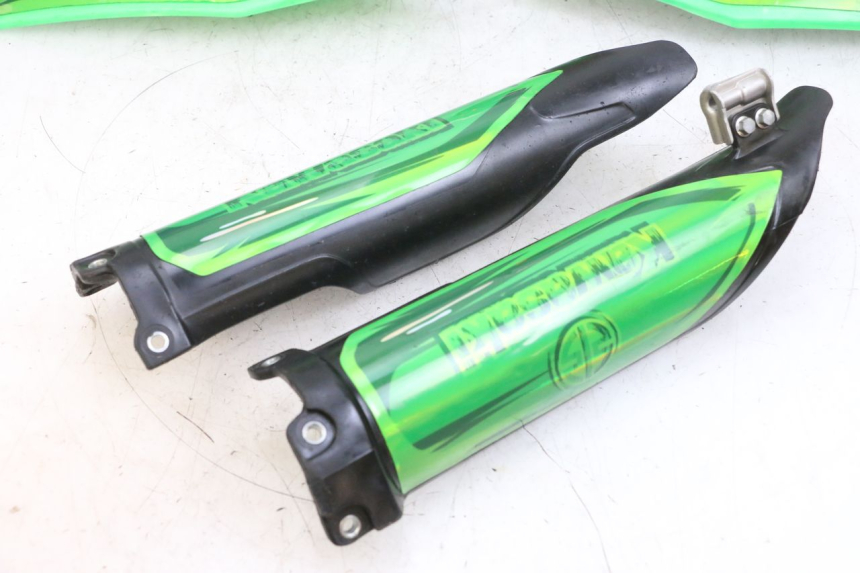 photo de KOMPLETTE VERKLEIDUNG KAWASAKI KXF KX-F 250 (2017 - 2019) - Oberflächenzustand und Material