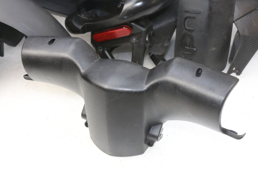 photo de KOMPLETTE VERKLEIDUNG PEUGEOT LUDIX 50 (2008 - 2017) - Profilansicht des Ersatzteils