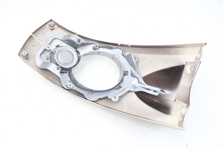 photo de KOMPLETTE VERKLEIDUNG PEUGEOT LUDIX 50 (2008 - 2017) - Details der Befestigungspunkte