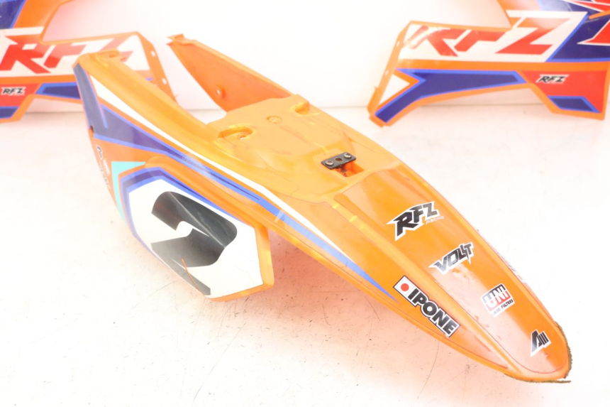 photo de VOLLVERKLEIDUNG KAROSSERIE APOLLO RFZ 125 - Charakteristische Merkmale