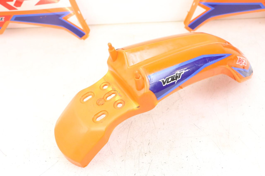 photo de VOLLVERKLEIDUNG KAROSSERIE APOLLO RFZ 125 - Details der Befestigungspunkte