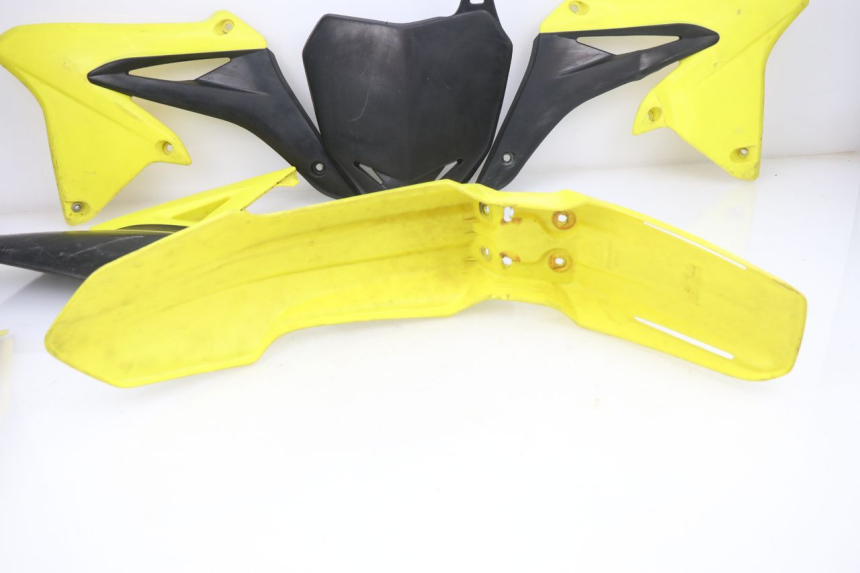 photo de KOMPLETTE VERKLEIDUNG SUZUKI RM-Z RMZ 250 (2010 - 2016) - Geprüftes Gebrauchtteil