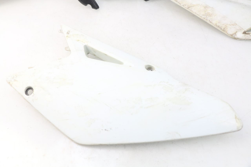 photo de KOMPLETTE VERKLEIDUNG SUZUKI RMZ RM-Z 450 (2008 - 2011) - Charakteristische Merkmale