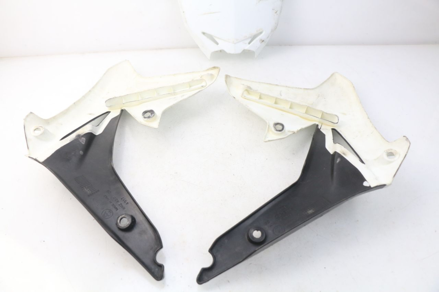 photo de KOMPLETTE VERKLEIDUNG SUZUKI RMZ RM-Z 450 (2008 - 2011) - Zoom auf Gebrauchszustand