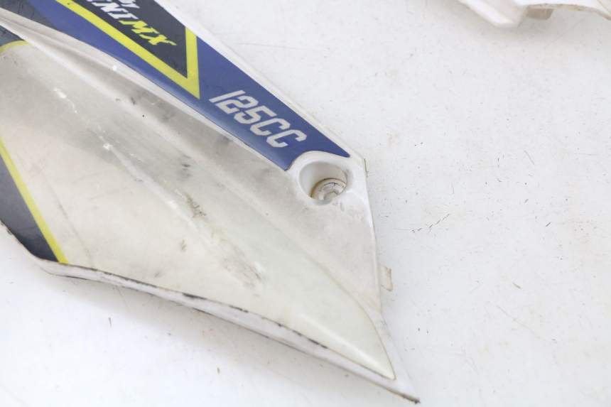 photo de KOMPLETTE VERKLEIDUNG MINI MX ROOKIE 125 - Oberflächenzustand und Material