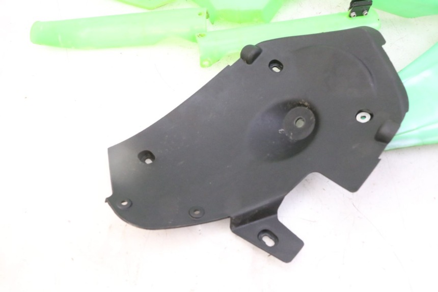 photo de VOLLVERKLEIDUNG KAROSSERIE APOLLO RXF 125 - Fokus auf die Struktur