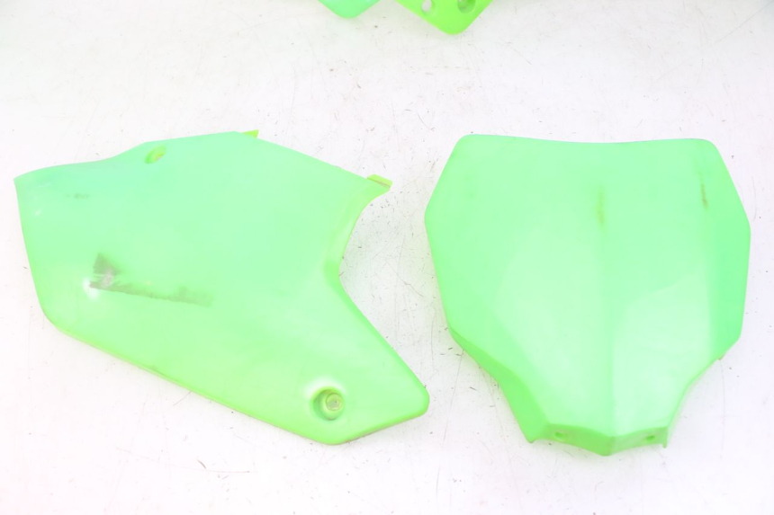 photo de VOLLVERKLEIDUNG KAROSSERIE APOLLO RXF 125 - Oberflächenzustand und Material