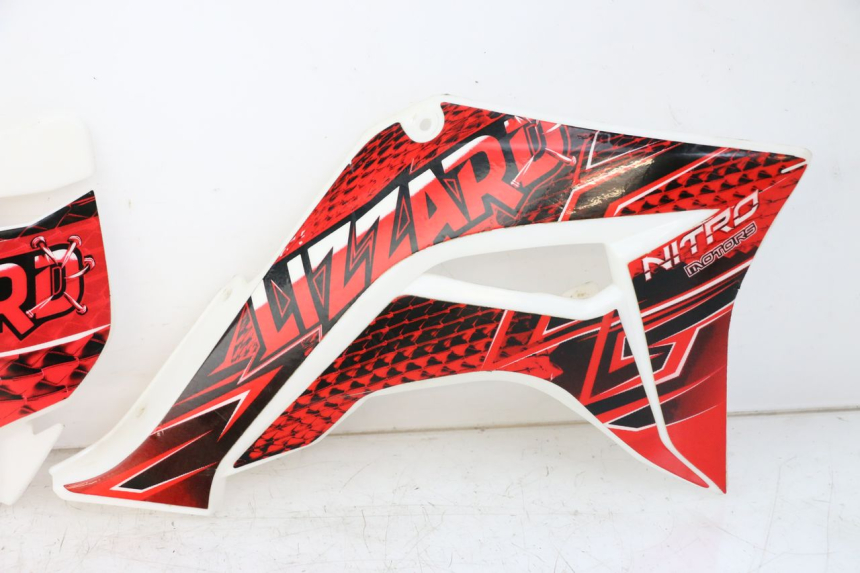 photo de KOMPLETTE VERKLEIDUNG NITRO MOTORS THUNDER 125 - Details der Befestigungspunkte