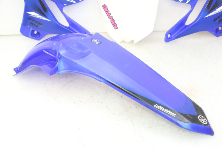 photo de KOMPLETTE VERKLEIDUNG YAMAHA YZ 125 (1998 - 2005) - Zoom auf Gebrauchszustand