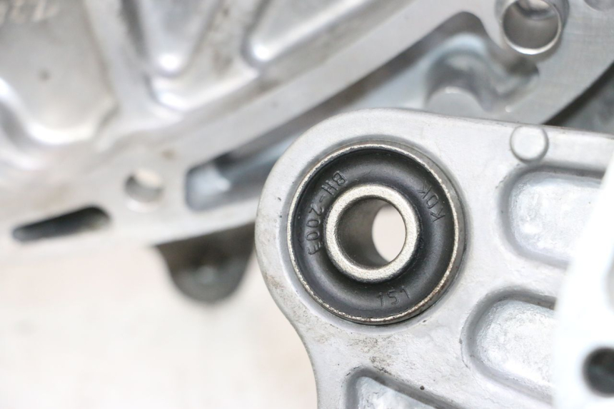 photo de UNTERER MOTORBLOCK KYMCO AGILITY 16+ 4T 50 (2018 - 2023) - Oberflächenzustand und Material