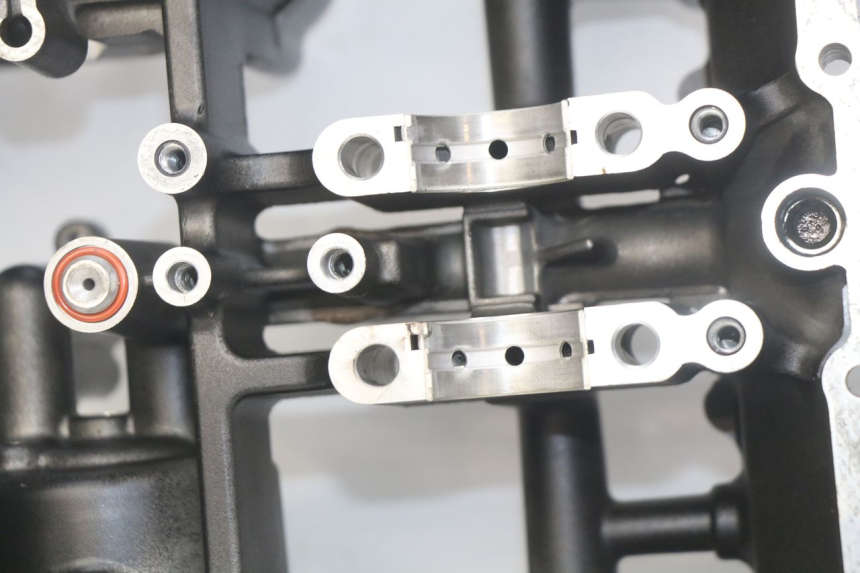 photo de UNTERER MOTORBLOCK YAMAHA FZS FAZER 600 (1998 - 2001) - Fokus auf die Struktur