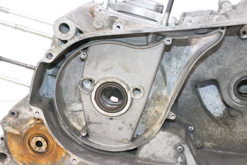 photo de KURBELGEHÄUSE GILERA GP 800 (2007 - 2013) - Details der Befestigungspunkte