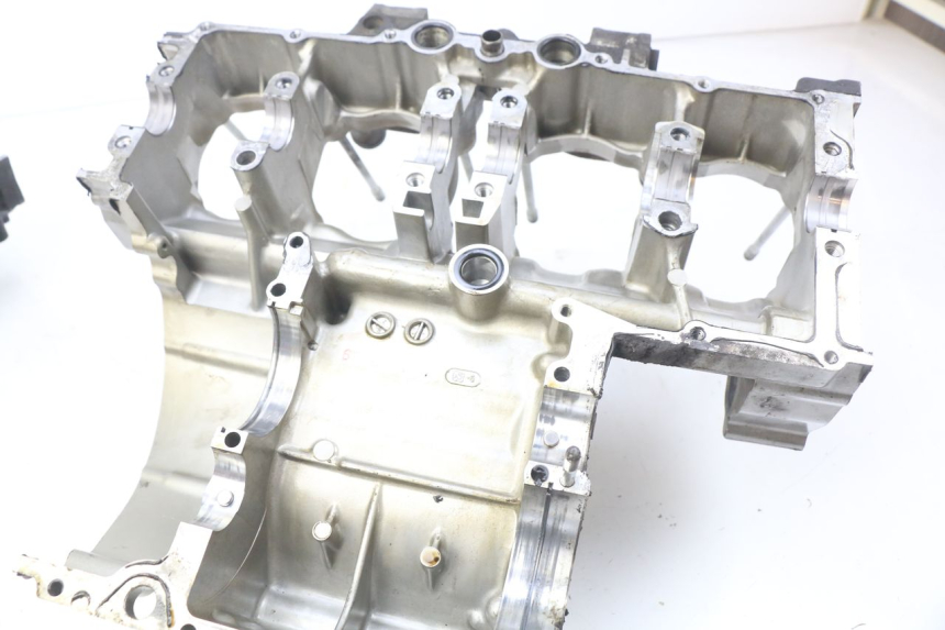 photo de UNTERER MOTORBLOCK SUZUKI GSF S BANDIT 600 (2000 - 2004) - Details der Befestigungspunkte