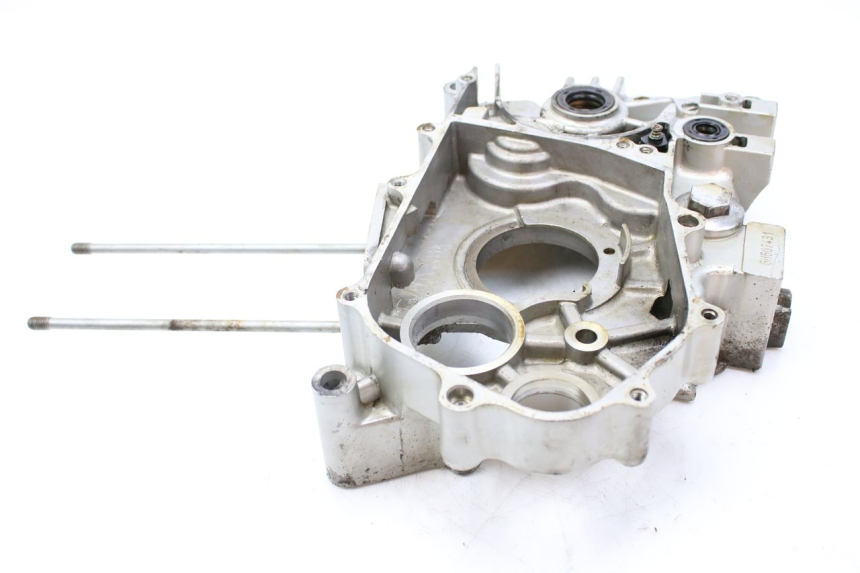 photo de MOTORBLOCK-UNTERTEIL SYM HUSKY 125 (1999 - 2005) - Details der Befestigungspunkte