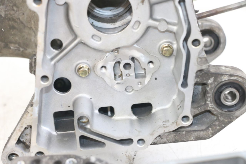 photo de MOTORBLOCK-UNTERTEIL SYM JET 14 4T 50 (2018 - 2022) - Detaillierte Sichtprüfung