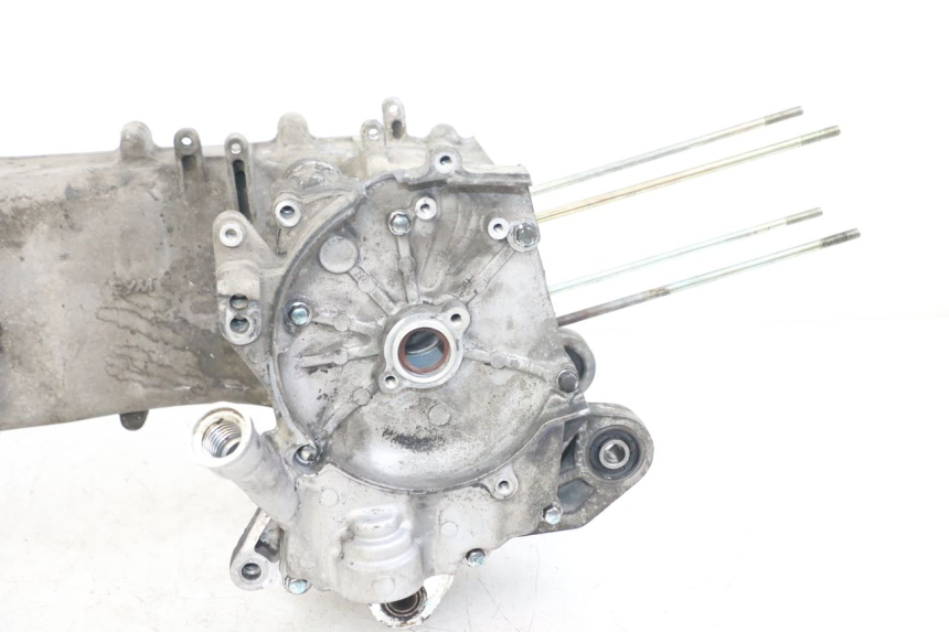 photo de MOTORBLOCK-UNTERTEIL SYM JET 14 4T 50 (2018 - 2022) - Oberflächenzustand und Material