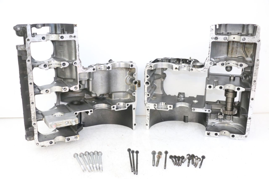 photo de KURBELGEHÄUSE KAWASAKI GTR 1000 (1994 - 2004) - Fokus auf die Struktur