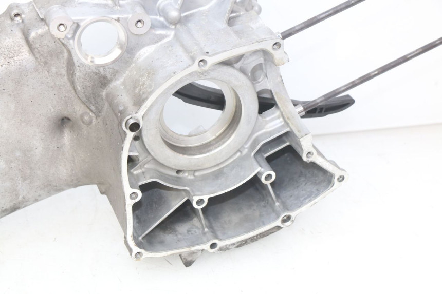 photo de MOTORBLOCK-UNTERTEIL YAMAHA N-MAX NMAX 125 (2017 - 2020) - Fokus auf die Struktur