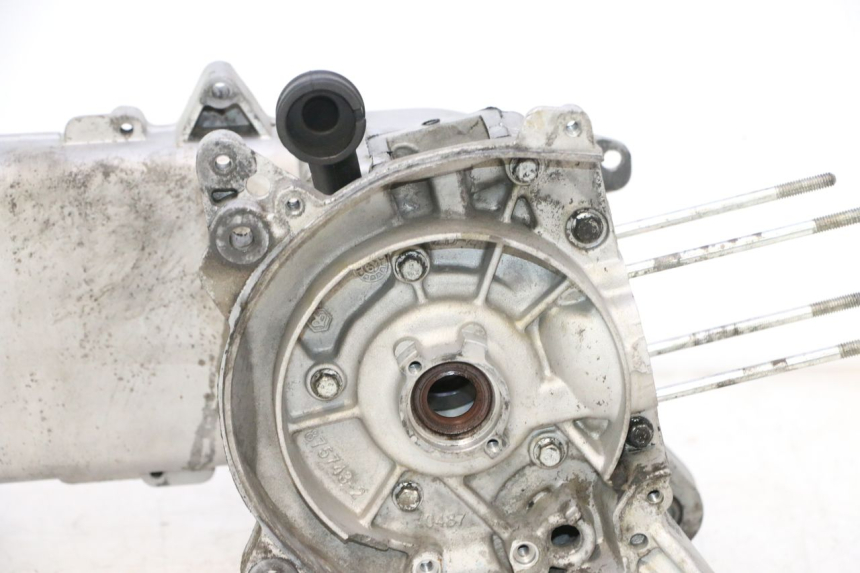 photo de UNTERER MOTORBLOCK PIAGGIO NEW TYPHOON 50 (2018 - 2021) - Oberflächenzustand und Material