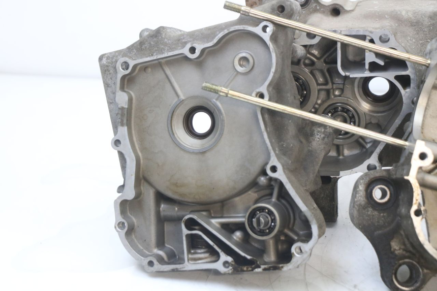 photo de KURBELGEHÄUSE PEUGEOT BELVILLE 125 (2017 - 2021) - Details der Befestigungspunkte