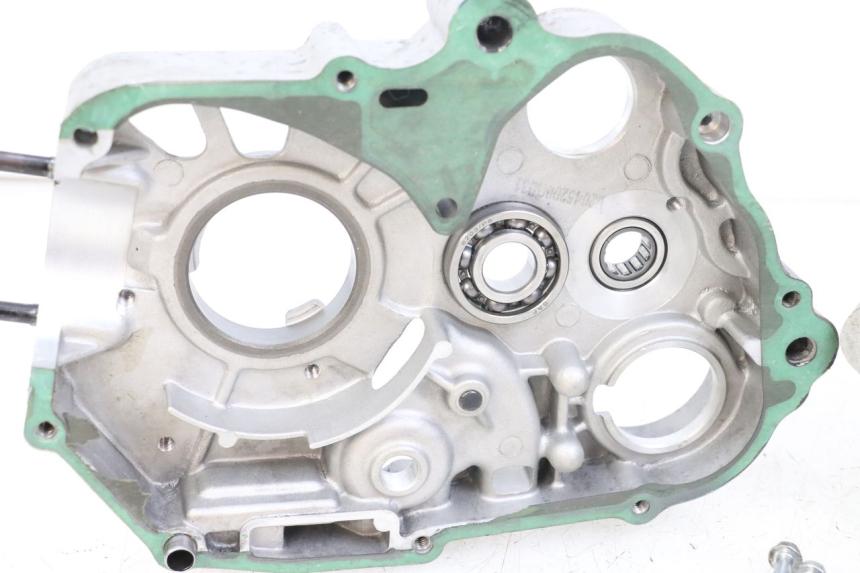 photo de KURBELGEHÄUSE APOLLO RFZ 140 - Fokus auf die Struktur