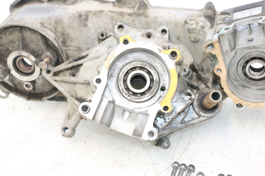 photo de MOTORBLOCK-UNTERTEIL PEUGEOT SPEEDFIGHT LC 50 (1996 - 2002) - Fokus auf die Struktur