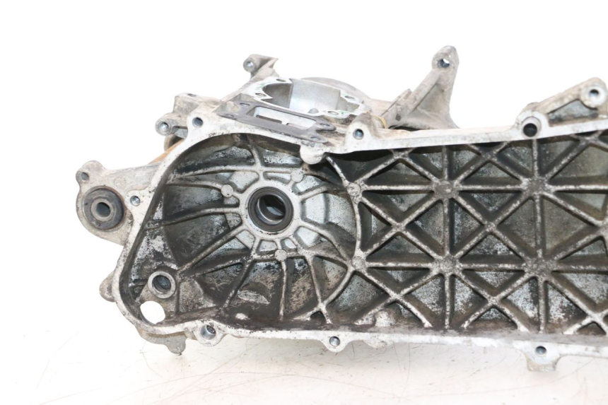 photo de MOTORBLOCK-UNTERTEIL PEUGEOT SPEEDFIGHT LC 50 (1996 - 2002) - Details der Befestigungspunkte
