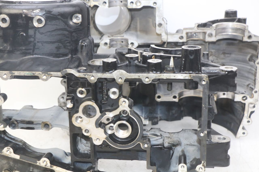 photo de MOTORBLOCK-UNTERTEIL TRIUMPH SPRINT ST 955 (1999 - 2001) - Detailansicht des Bauteils