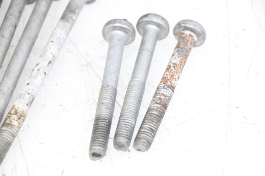 photo de MOTORBLOCK-UNTERTEIL TRIUMPH SPRINT ST 955 (1999 - 2001) - Fokus auf die Struktur