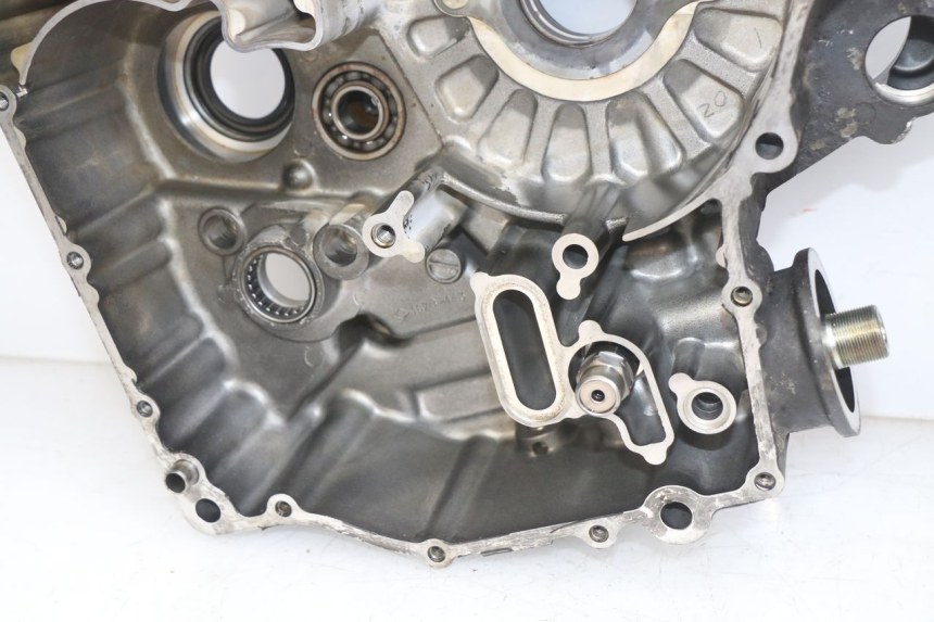 photo de UNTERER MOTORBLOCK SUZUKI SV N 650 (1999 - 2002) - Alternativer Blickwinkel