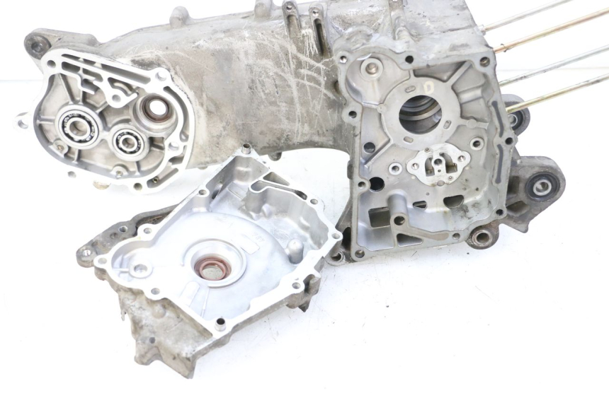 photo de MOTORBLOCK-UNTERTEIL SYM ORBIT III 3 4T 50 (2018 - 2021) - Detaillierte Sichtprüfung