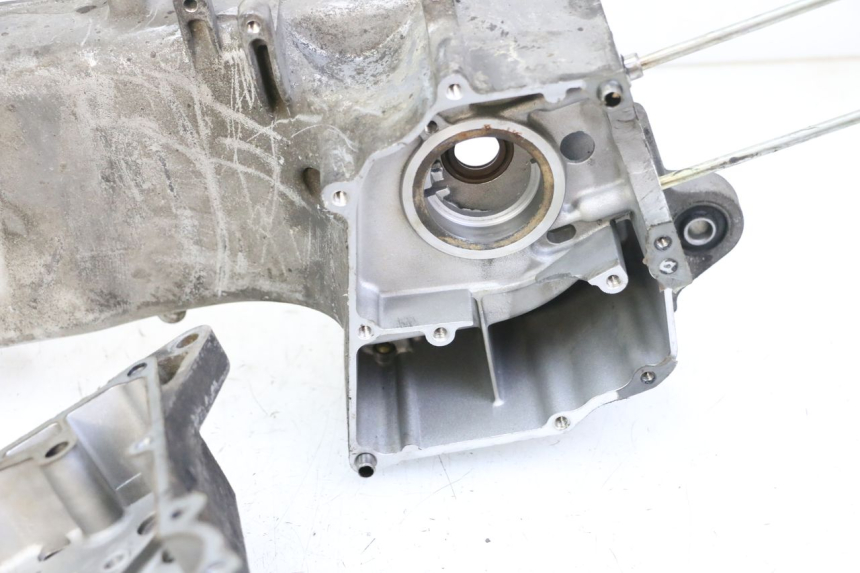 photo de MOTORBLOCK-UNTERTEIL SYM ORBIT III 3 4T 50 (2018 - 2021) - Fokus auf die Struktur