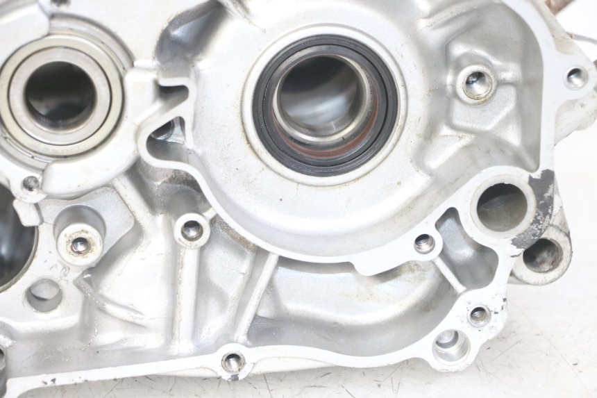 photo de UNTERER MOTORBLOCK YAMAHA TDR DELTABOX 125 (1997 - 2003) - Fokus auf die Struktur